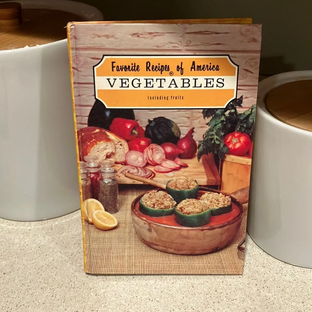 Vintage 1968 Favorite Recipes of America